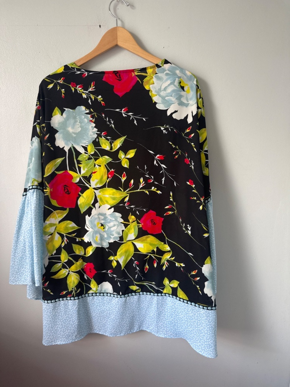 The pioneer woman floral kimono - Picture 5 of 5